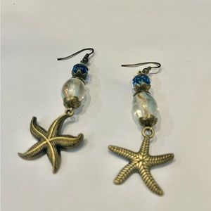Beautiful crystal starfish earrings